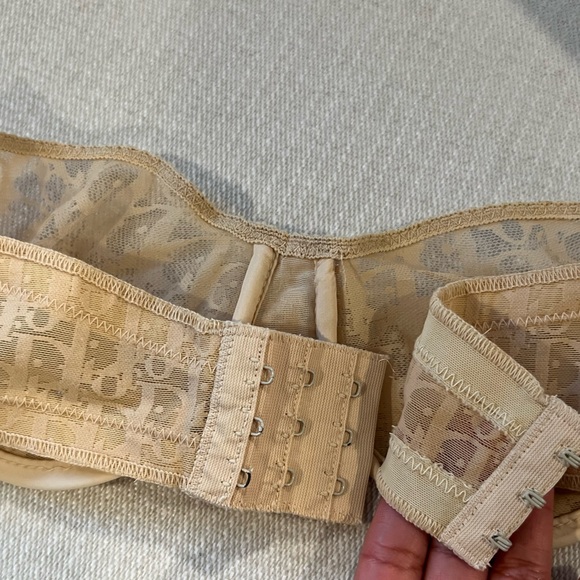 Dior Sheer Nude Mesh Monogram Strapless Bra . - Picture 6 of 9